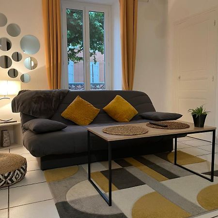 Апартаменты T2 Plein Centre Au 1Er Etage Avec Parking Prive Мийо Экстерьер фото