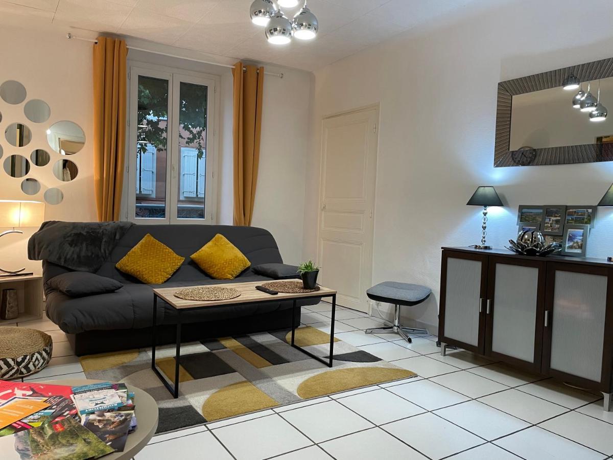 Апартаменты T2 Plein Centre Au 1Er Etage Avec Parking Prive Мийо Экстерьер фото
