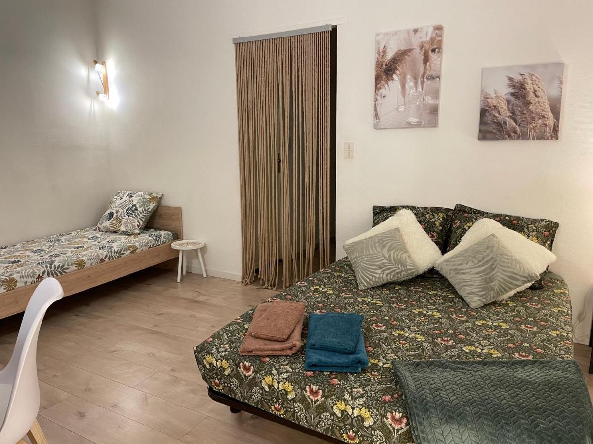 Апартаменты T2 Plein Centre Au 1Er Etage Avec Parking Prive Мийо Экстерьер фото